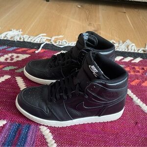 Jordan 1 high - CyberMonday - size 10 men’s - gently used